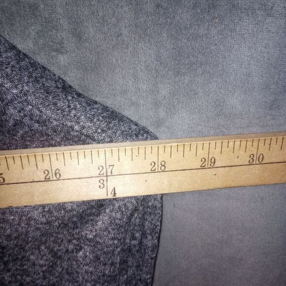 NBA Gray Hoodie With Gold Lettering Size 2X EUC P2P 28 In Length 32 In - Picture 7 of 8